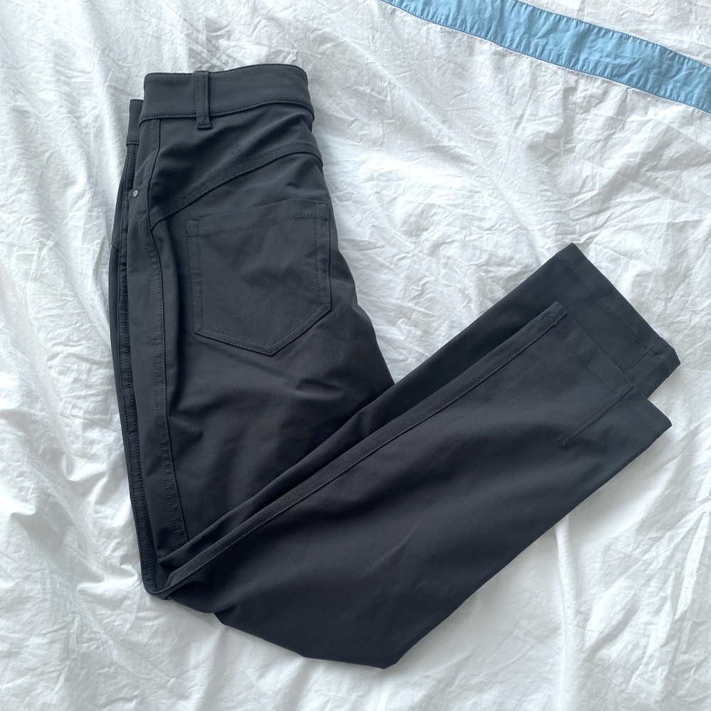 City sleek 5 pocket pant, 7/8 length, size 4 grey 25” inseam